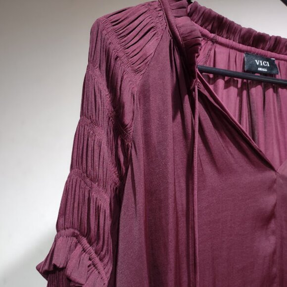 VICI MAROON BLOUSE HIGHLY RUCHED AND RUFFLED ARMS AND CUFFS HIGH LOW HEM SMALL - Picture 2 of 10